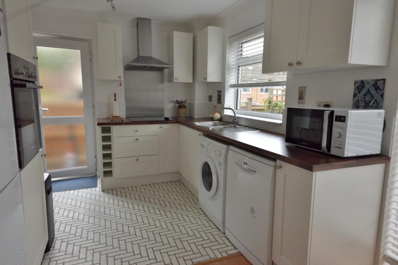 Cosy House, A Train Spotter'S Delight! Vila New Alresford Exterior foto