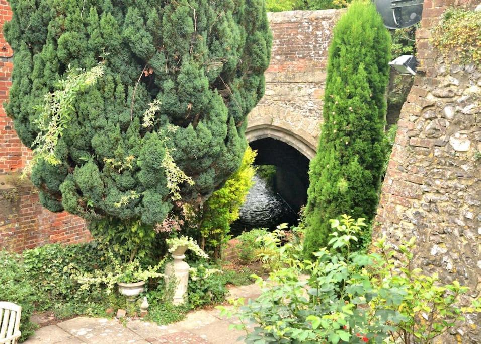 Cosy House, A Train Spotter'S Delight! Vila New Alresford Exterior foto